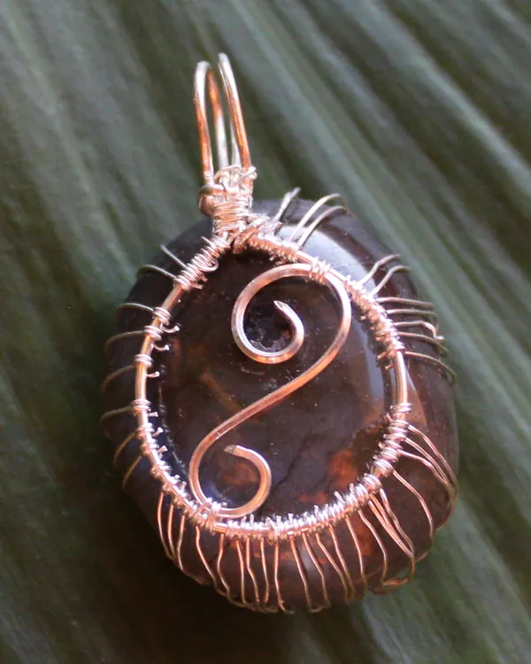 Copper Spiral, labradorite pendant in copper wire