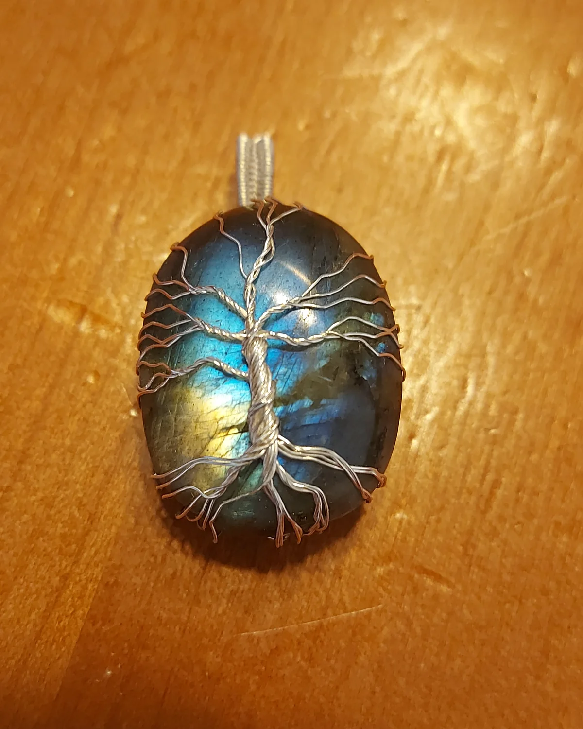 Tree of Life · Labradorite Glow, labradorite pendant in silver-tone wire